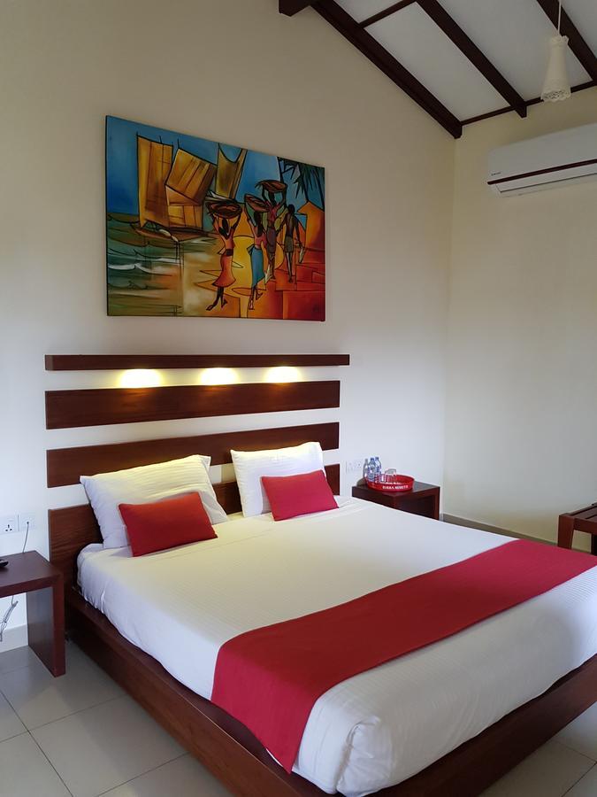 נגומבו Sea Breeze Deluxe Inn מראה חיצוני תמונה